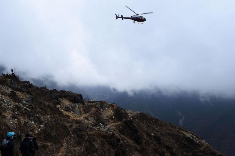 हेलिकोप्टरले बढी शुल्क लिए कारबाही, आवश्यक परेमा यि नम्वरमा फोन गर्नुहोला